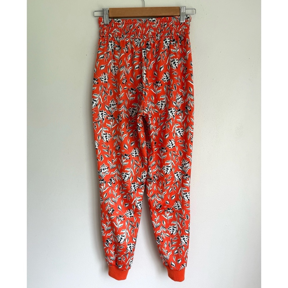 Alice + Olivia Tokyo High-Tech Floral Joggers in Orange - Picture 5 of 7